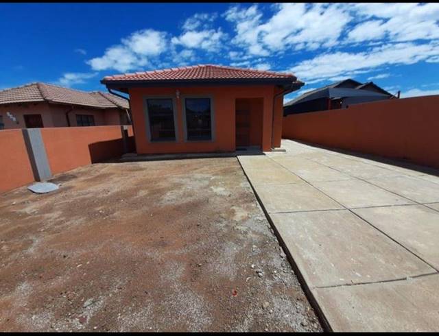 3 BEDROOM HOUSE FOR SALE IN MABOPANE UNIT S